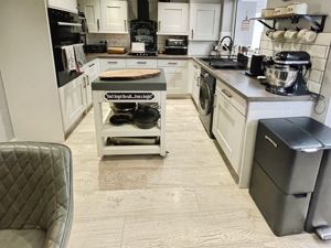 Kitchen- click for photo gallery